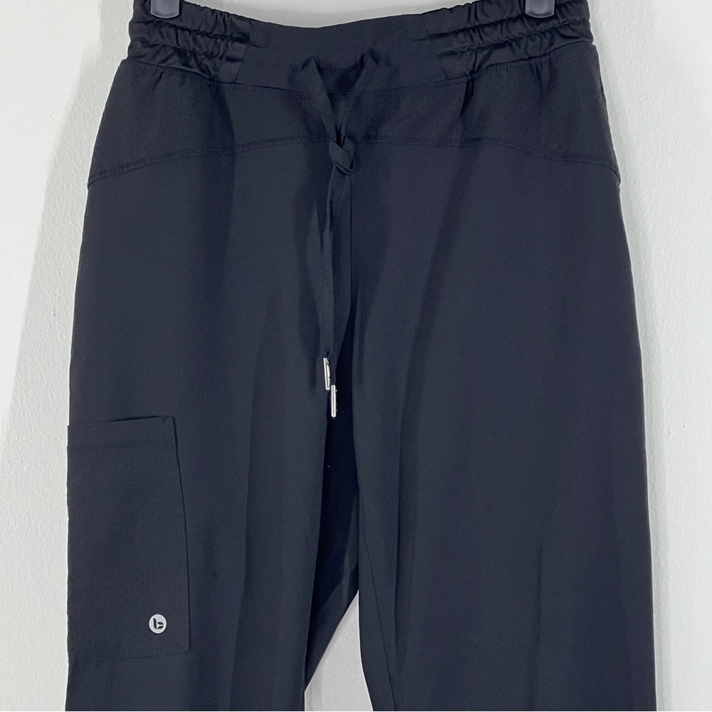 BARCO ONE women’s Black Jogger Hospital Scrub Pants Side Pocket